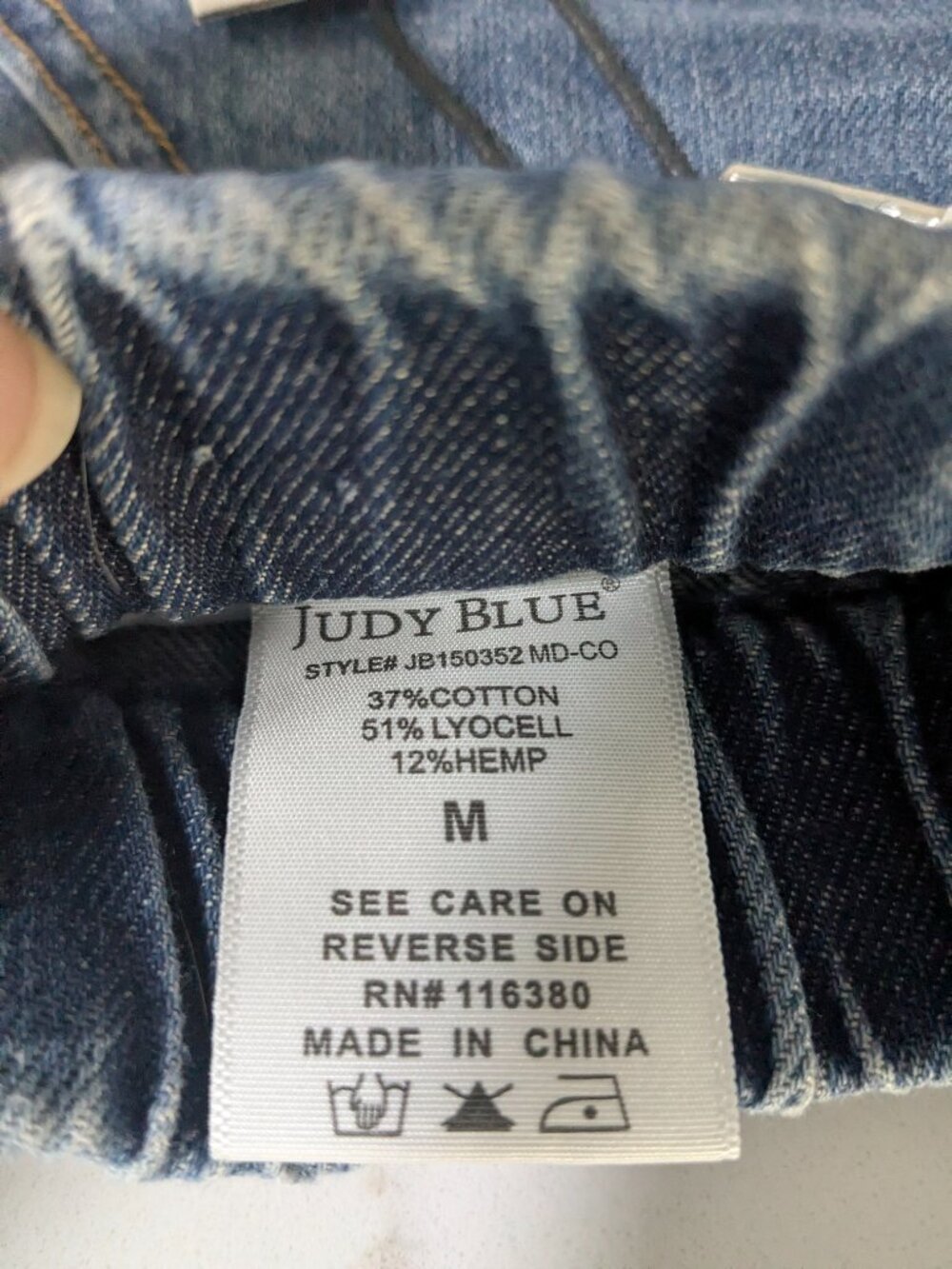 Brand New Judy Blue Jean Featherweight Shorts Size Medium - Picture 4 of 6